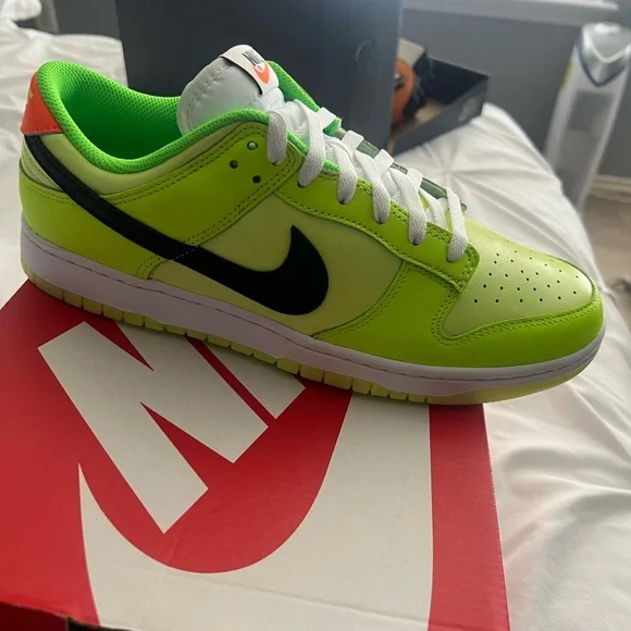 NIKE DUNK LOW SE Neon Green and Black Sneakers - Picture 2 of 3